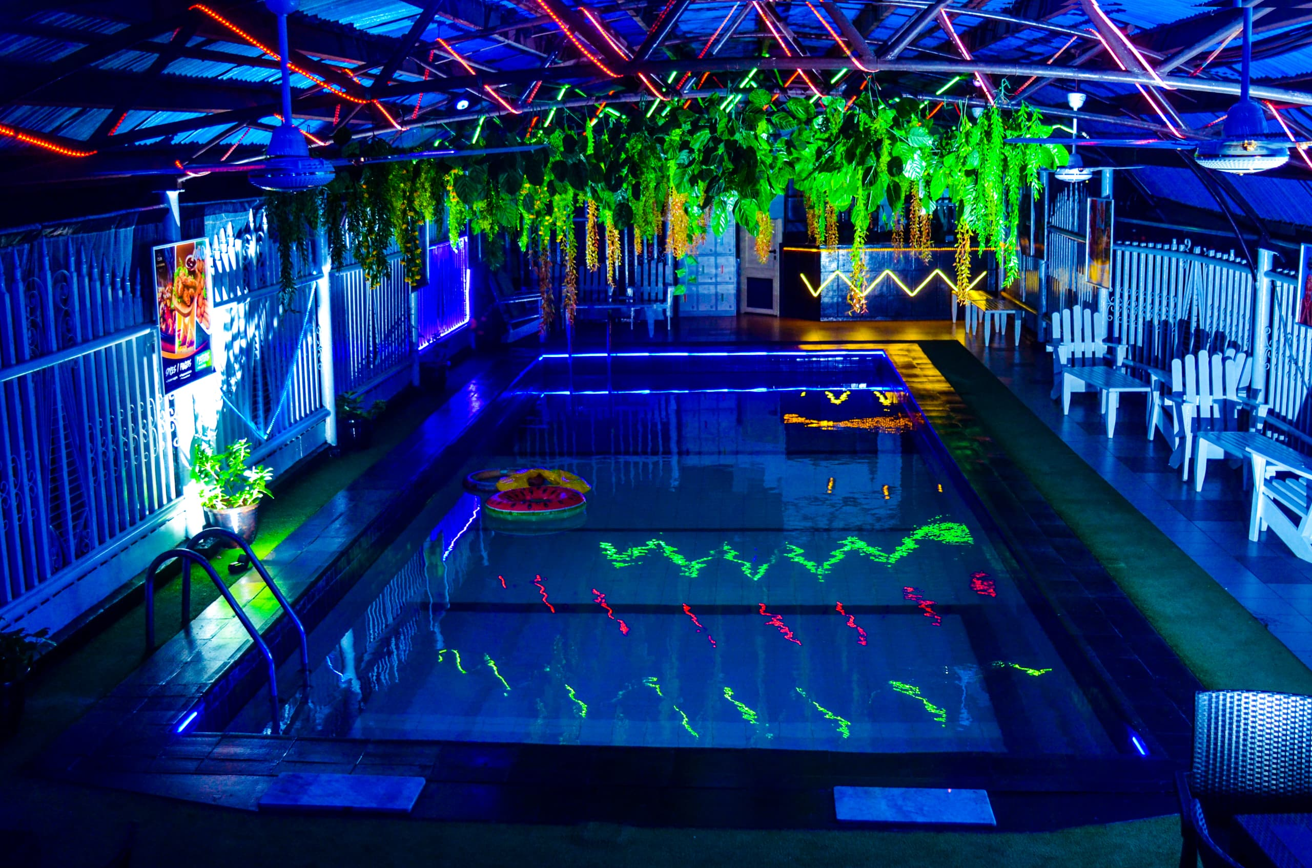 Suspended Terrace Pool